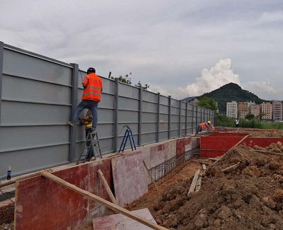 工地建筑圍擋：工程項目的安全環(huán)保小能手，旭東鋼構(gòu)出品