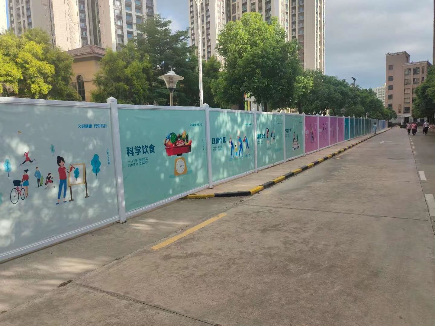 如何選擇一家好的施工圍擋廠家？旭東鋼構(gòu)圍擋廠家分享經(jīng)驗(yàn)